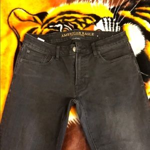 Men’s slim straight jeans
